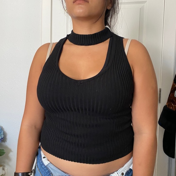 LF black halter top style with neck wrap / scarf and décolletage chest cut out - Picture 6 of 7